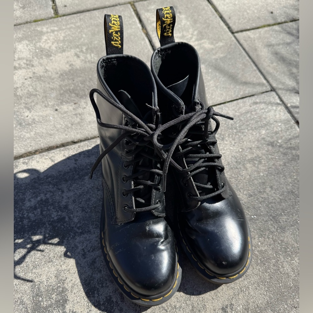 DR MARTENS 1460 WOMEN'S SMOOTH LEATHER LACE UP BOOTS